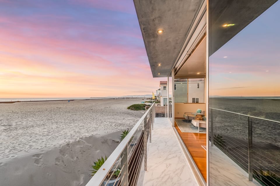 2nd floor balcony