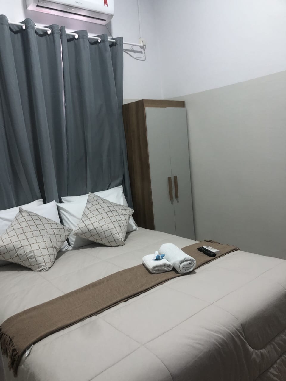 Desk, free WiFi, bed sheets