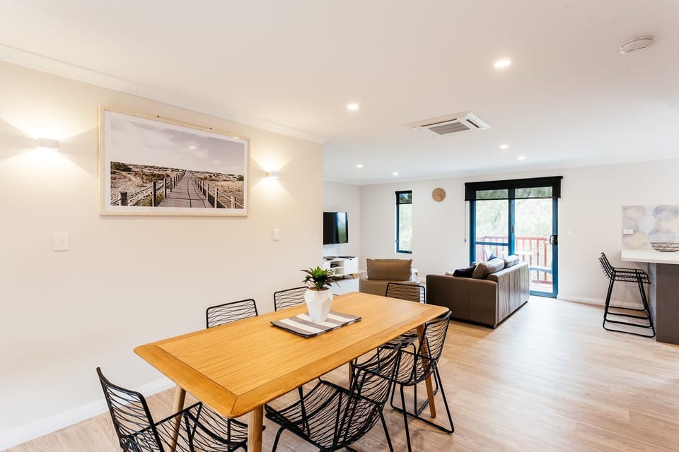 Esplanade 2-bedroom King Spa Dining