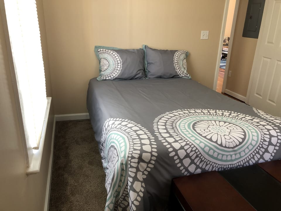 2nd bedroom, full bed