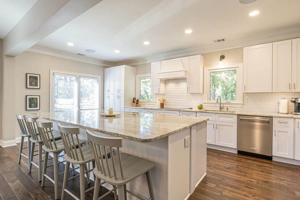 Main level kitchen, bar seating for 5