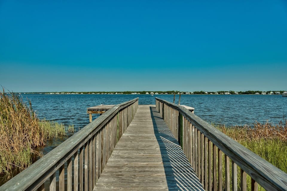 Lagoon dock right behind our building - fish, crab, enjoy nature!