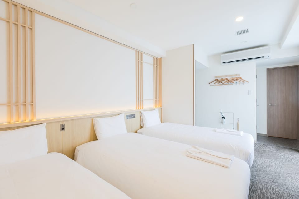 Triple Room, Non Smoking | Premium bedding, Select Comfort beds, in-room safe, desk