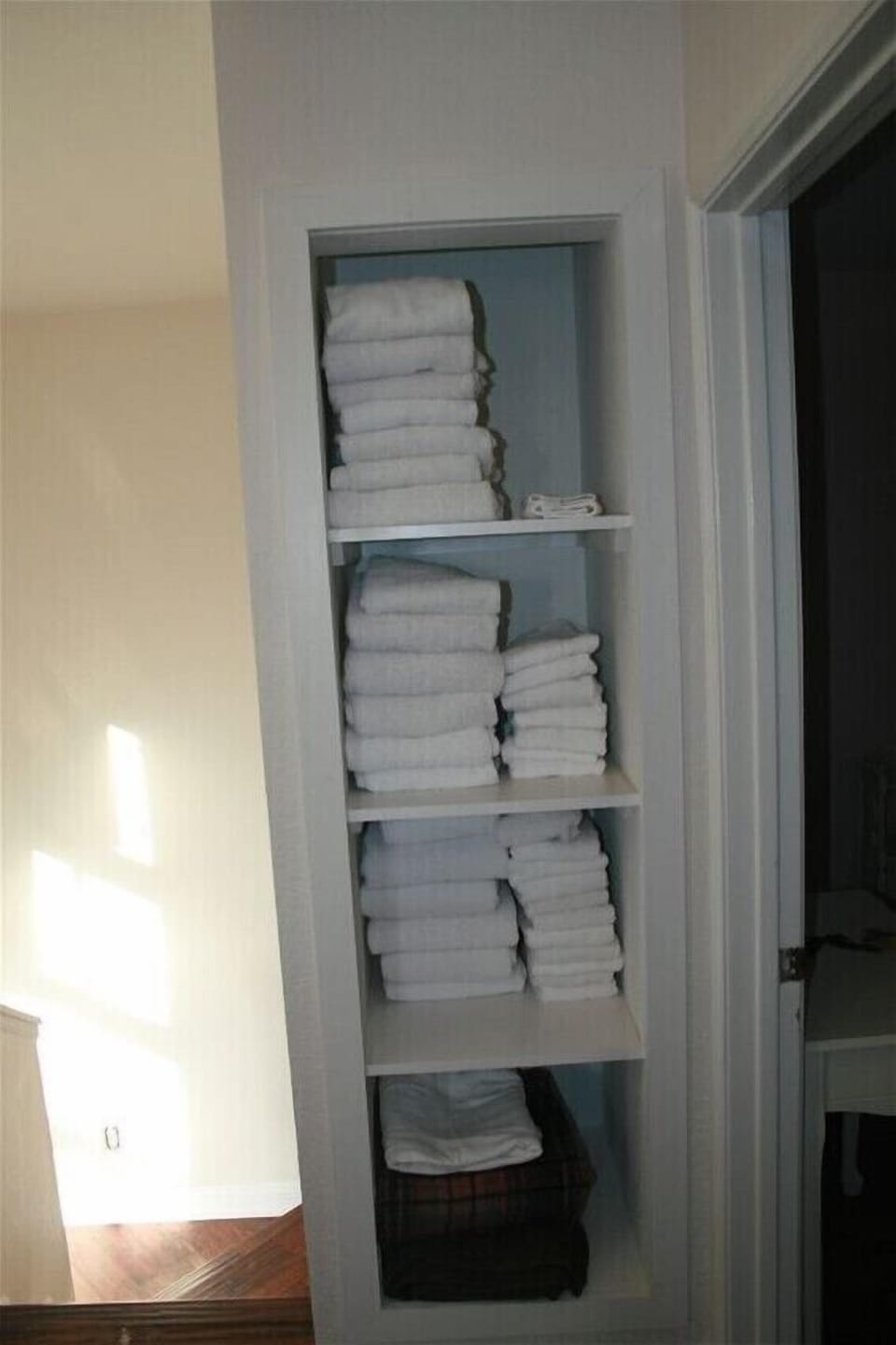 Lots of fresh towels.