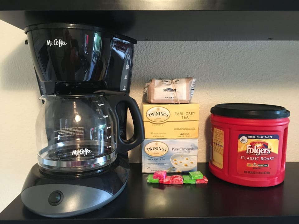 Coffee, tea and cereals for a quick breakfast