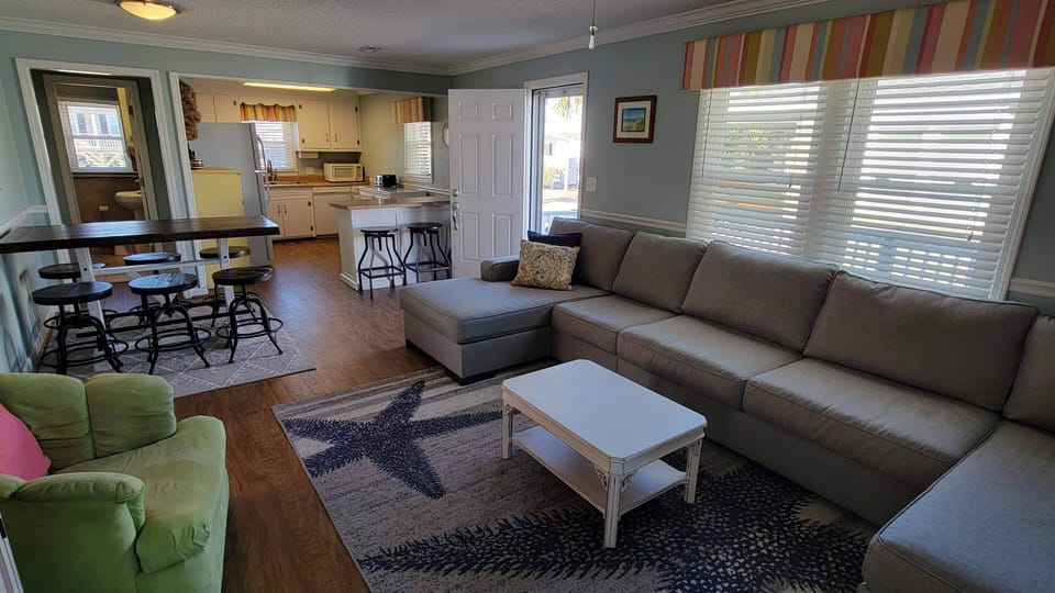 Living Room continued...