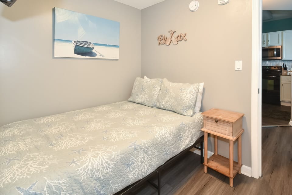 The Palms of Destin 2609 - Guest Bedroom