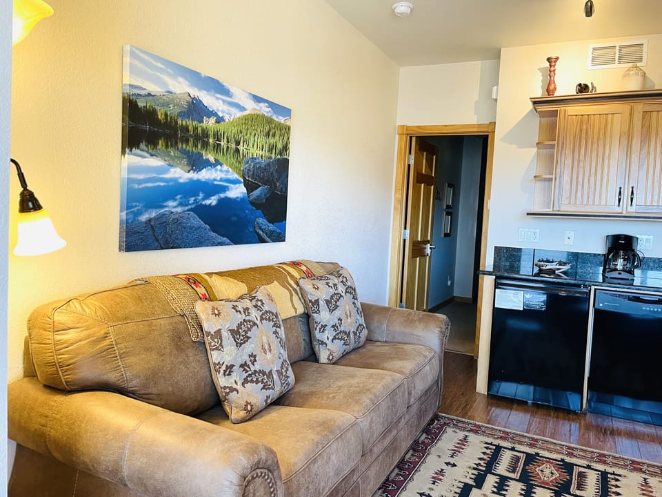 Condo, 1 Bedroom | Living area | TV