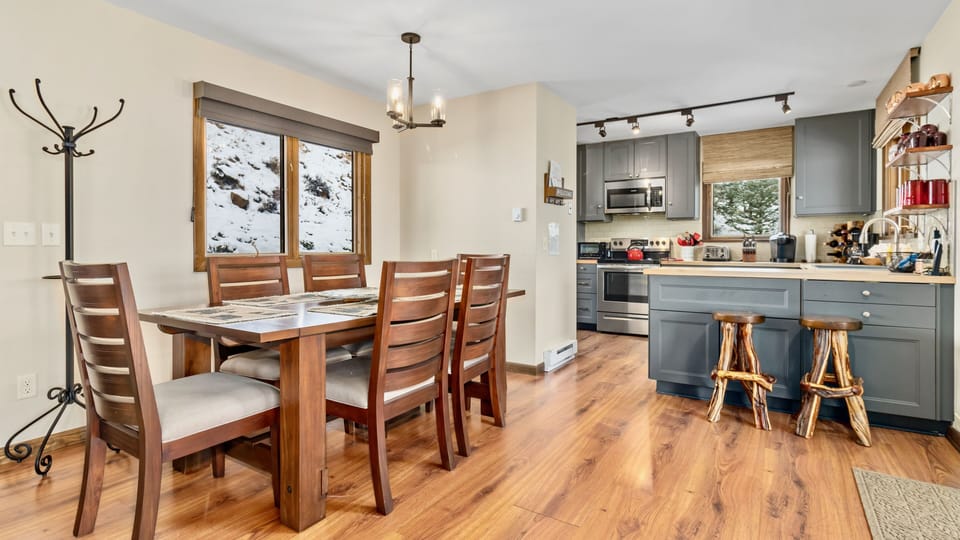 House, 3 Bedrooms | Dining