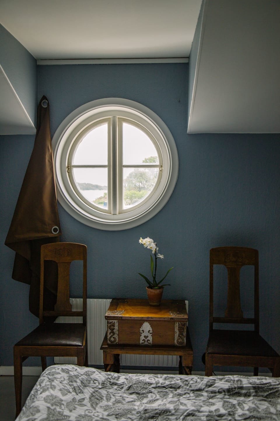 Double Room, Shared Bathroom | Blackout drapes, iron/ironing board, free WiFi, bed sheets