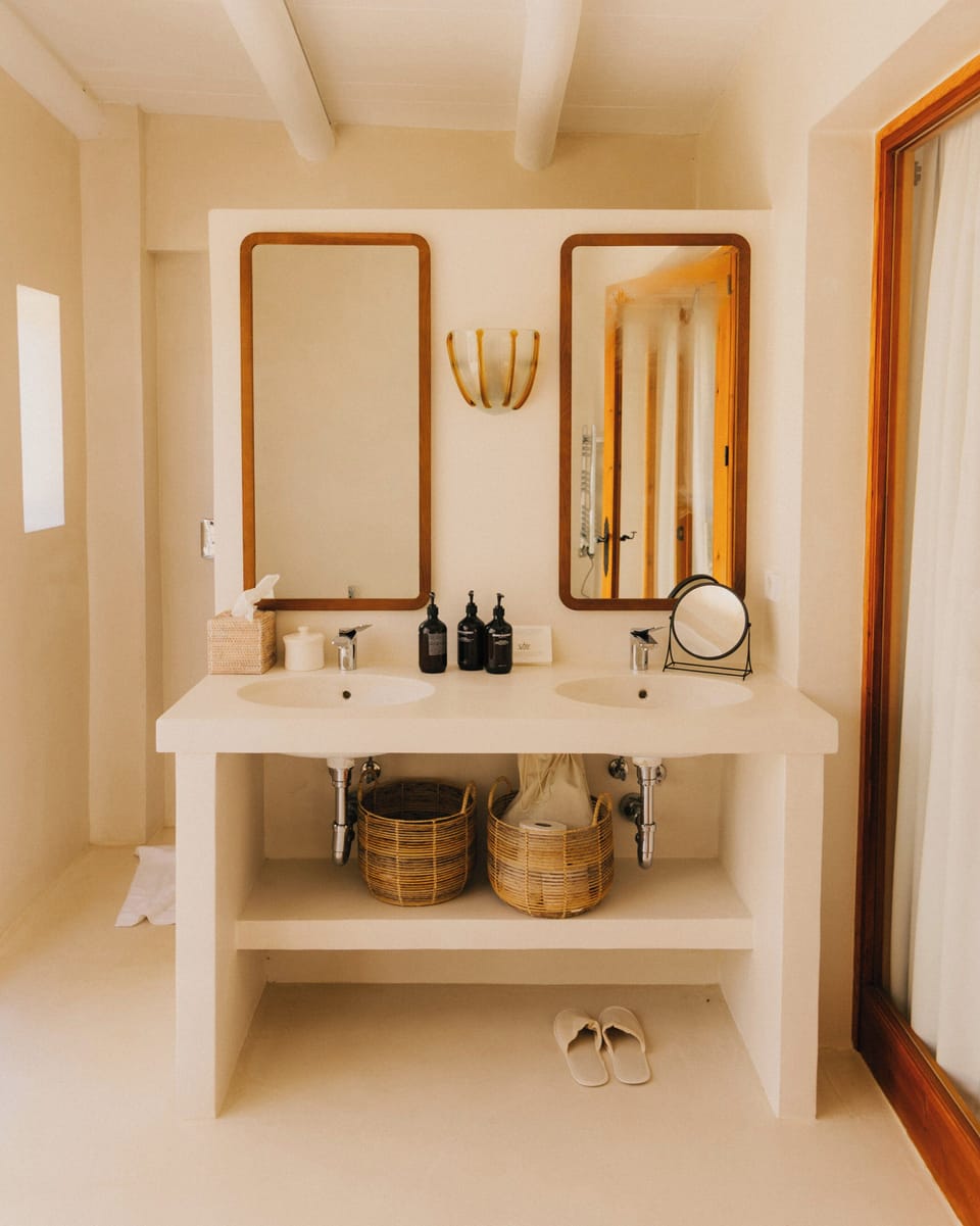 Deep soaking tub, free toiletries, hair dryer, bathrobes