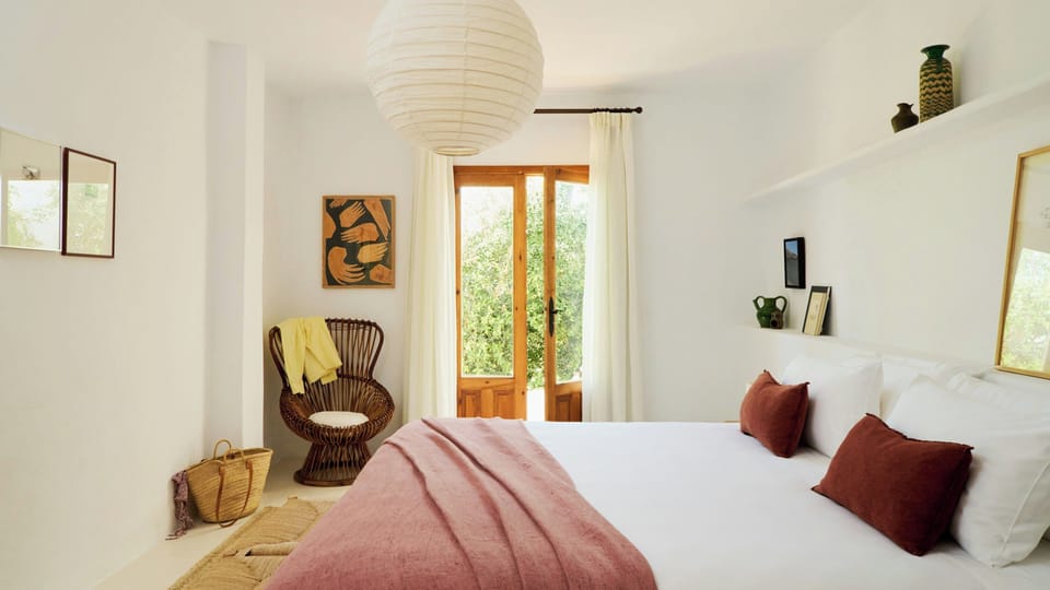 Suite (Hibiscus) | Premium bedding, down comforters, memory foam beds, minibar
