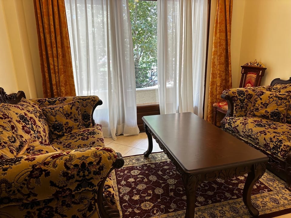 Luxury Suite | Living room | LCD TV, pay movies