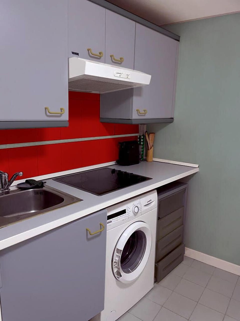 Family Apartment, 2 Bedrooms, Private Bathroom, Executive Level (Carlos V) | Private kitchen | Fridge, microwave, stovetop, coffee/tea maker