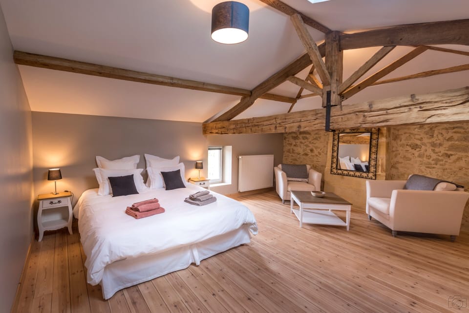 Comfort Double Room (La Bardanne) | Premium bedding, pillowtop beds, individually decorated