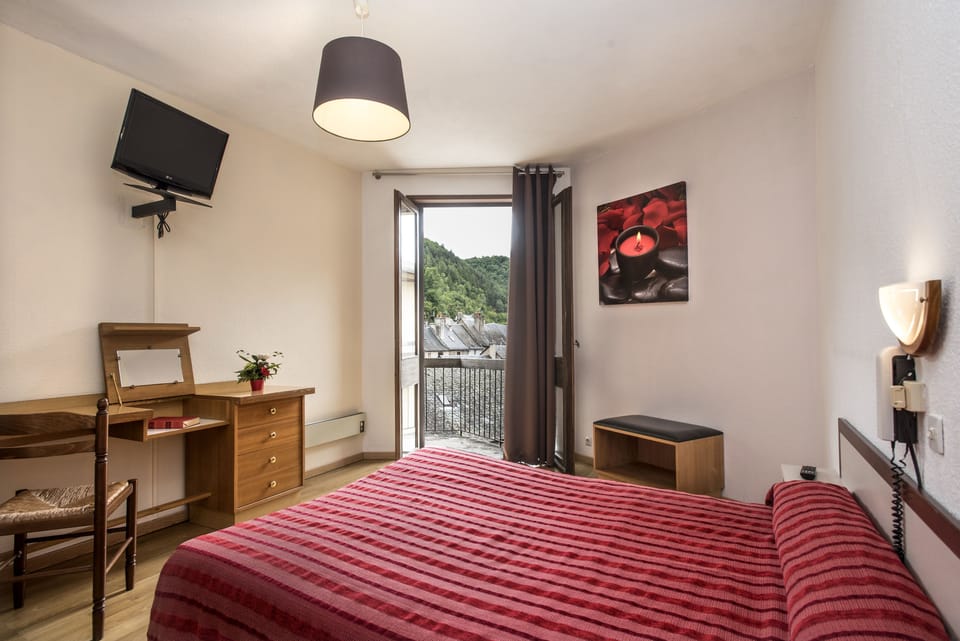 Single Room | 1 bedroom, desk, blackout drapes, soundproofing