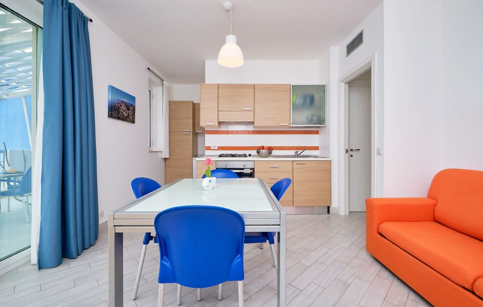 Kitchen - Living room