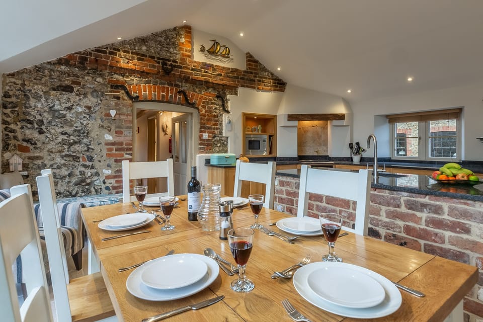 Ground floor:  Dining area with plenty of seating for six