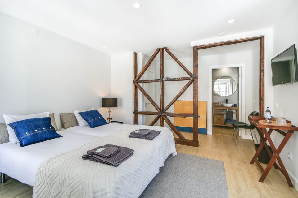 Superior Double or Twin Room, 2 Twin Beds, City View | Soundproofing, WiFi (free), individually decorated