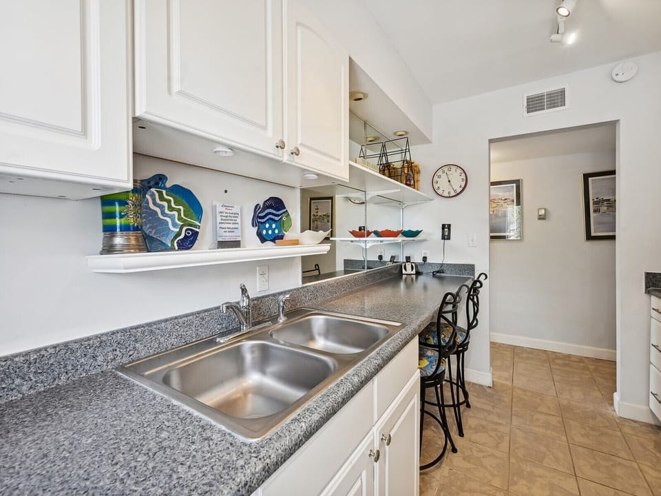 Kitchen at 152 Island Club