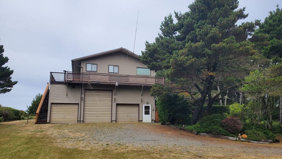 Exterior - 2 car garage