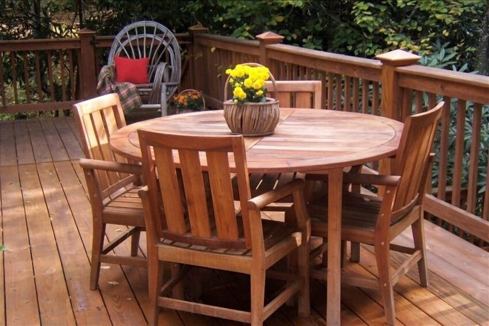 Enjoy a meal outdoors on the upper deck