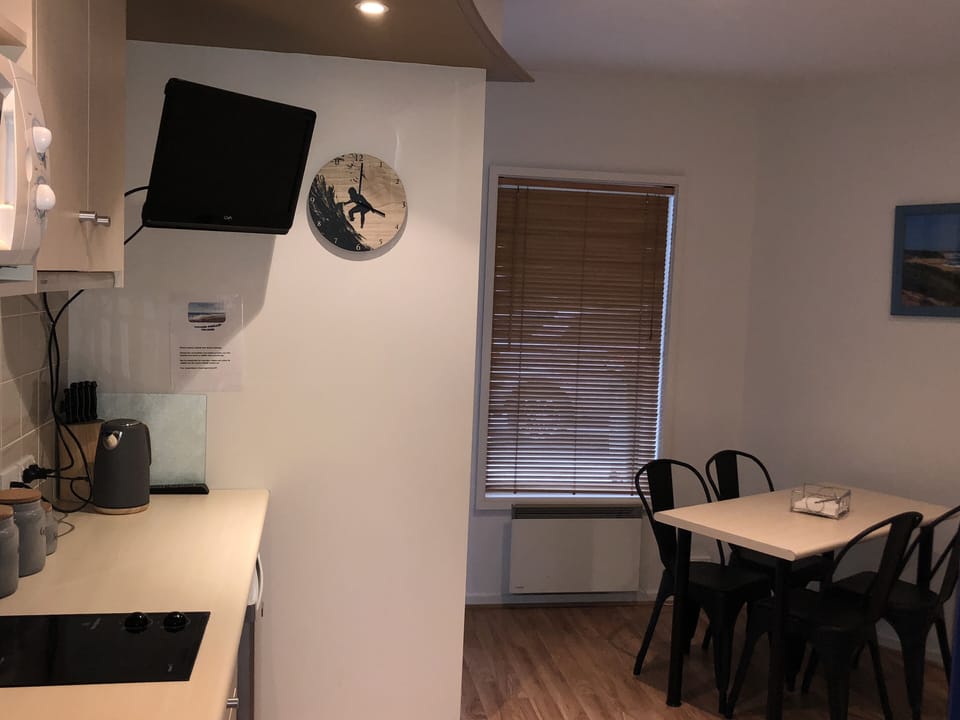 Kitchenette with dining area