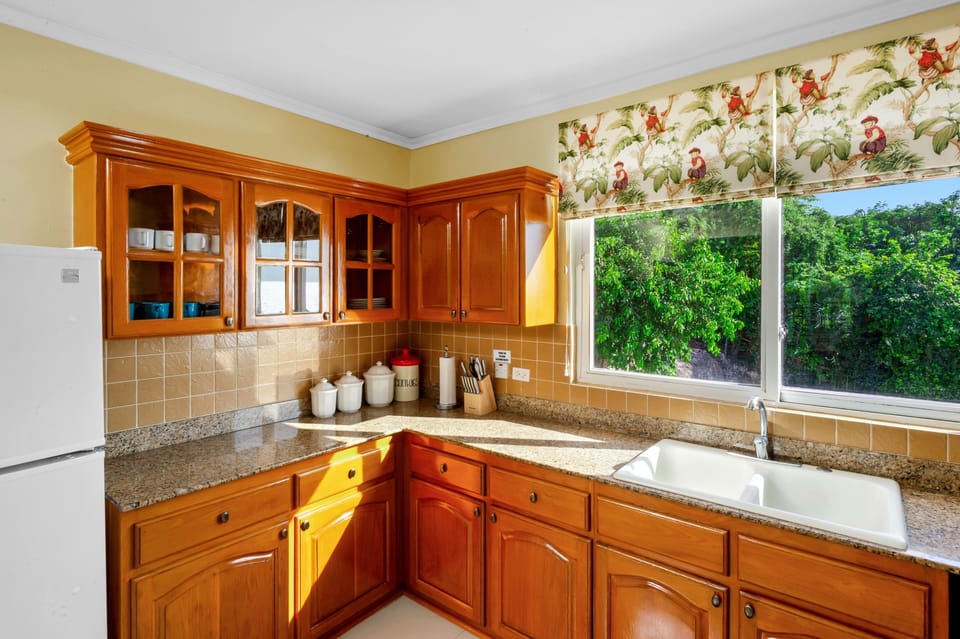 Kitchen and appliances with air-fryer, coffee maker, blender for your smoothies!