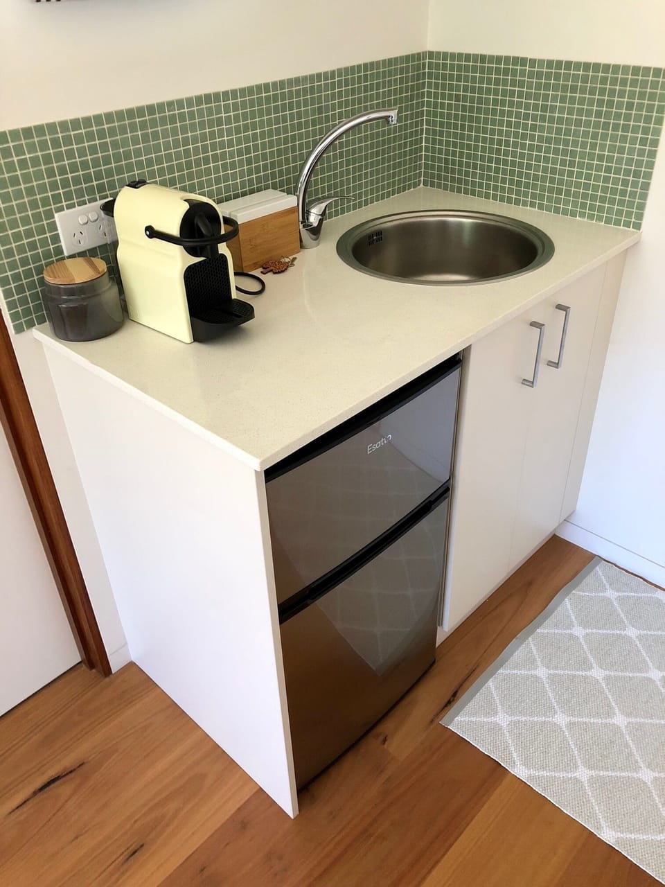 Corner kitchenette
