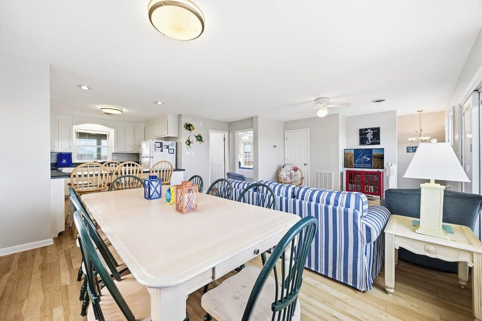 Top-Level Dining Room with Table (seats 8)