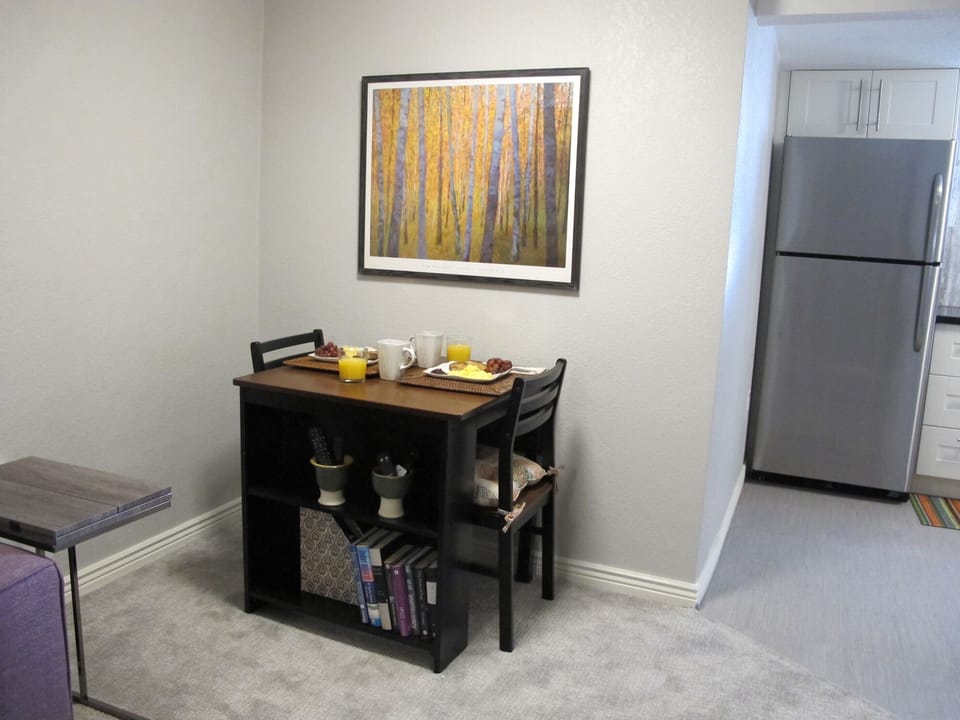Seats 2. Workstation and game table. 