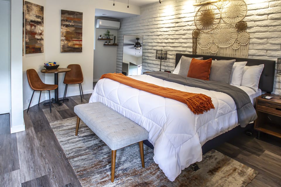 Premium bedding, in-room safe, iron/ironing board, WiFi (free)