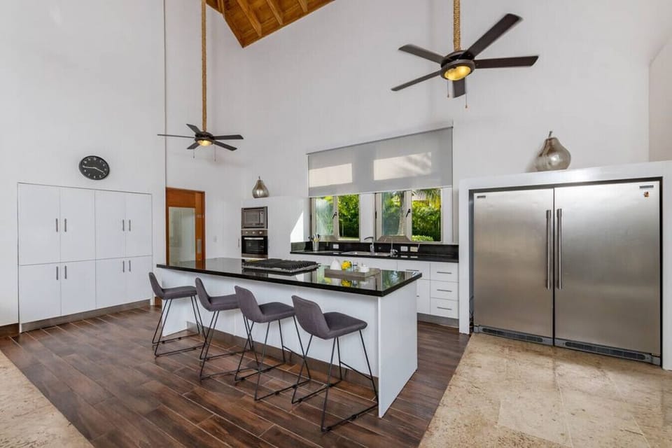 Villa Hermosa: fully equipped kitchen (private chef included)