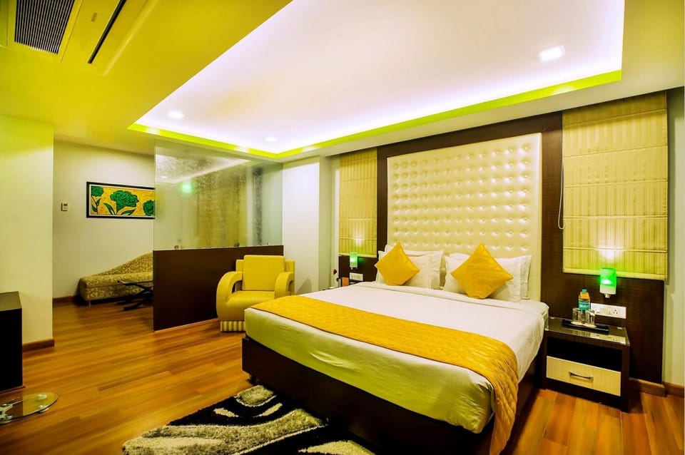 In-room safe, soundproofing, free WiFi