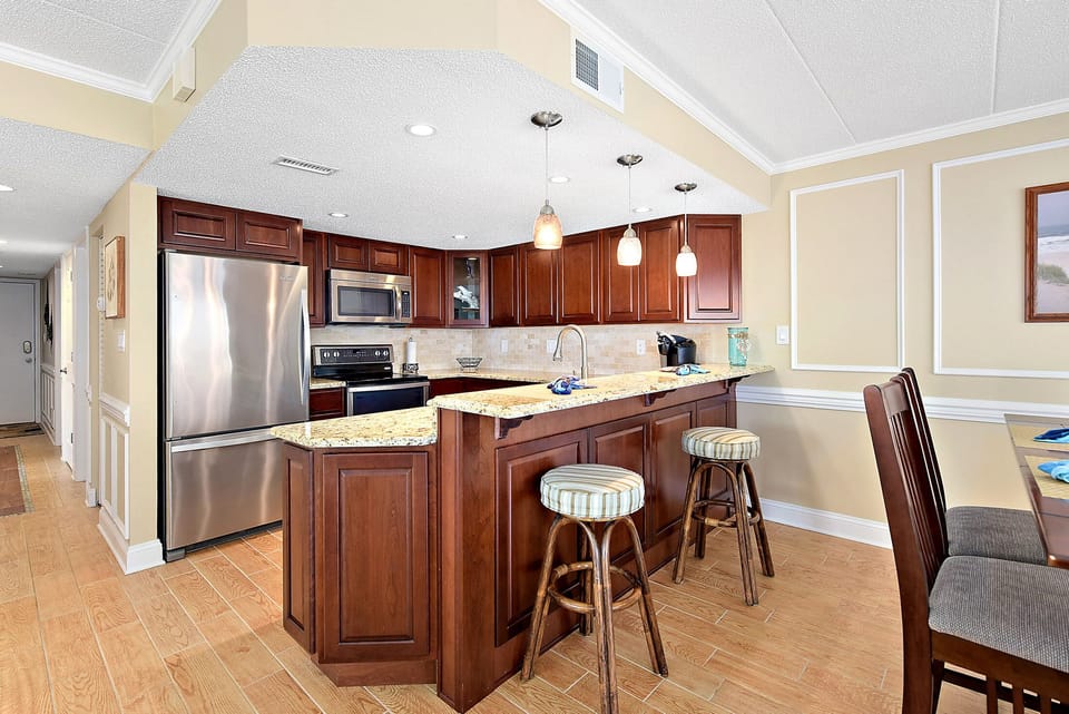 Full-Size Kitchen