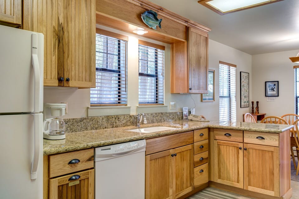 Kitchen with dishwasher