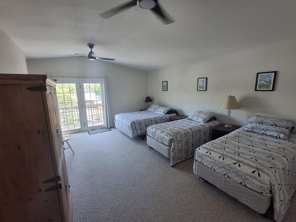 Upstairs bedroom 4