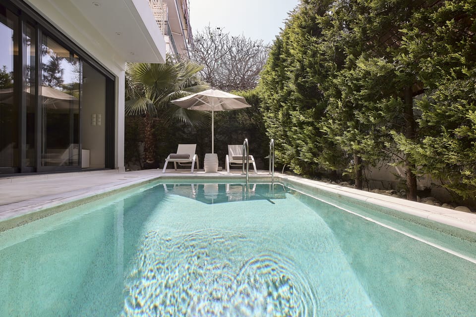 Private pool