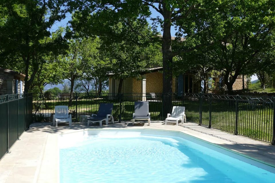 COLOMBELLE-Piscine