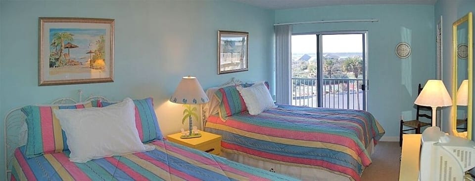 OUR 2ND BEDROOM LOOKS OVER THE INTERCOASTAL
