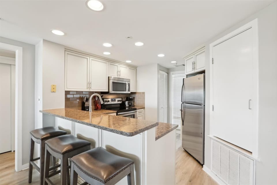 Kitchen at 507 Barrington Arms