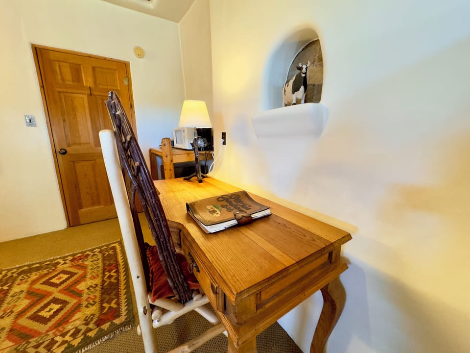 Deluxe King Suite (No Pets) | Premium bedding, down comforters, WiFi (free), individually decorated