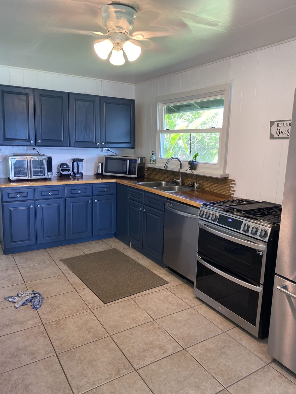 Well equipped kitchen with a New stove and Refrigerator