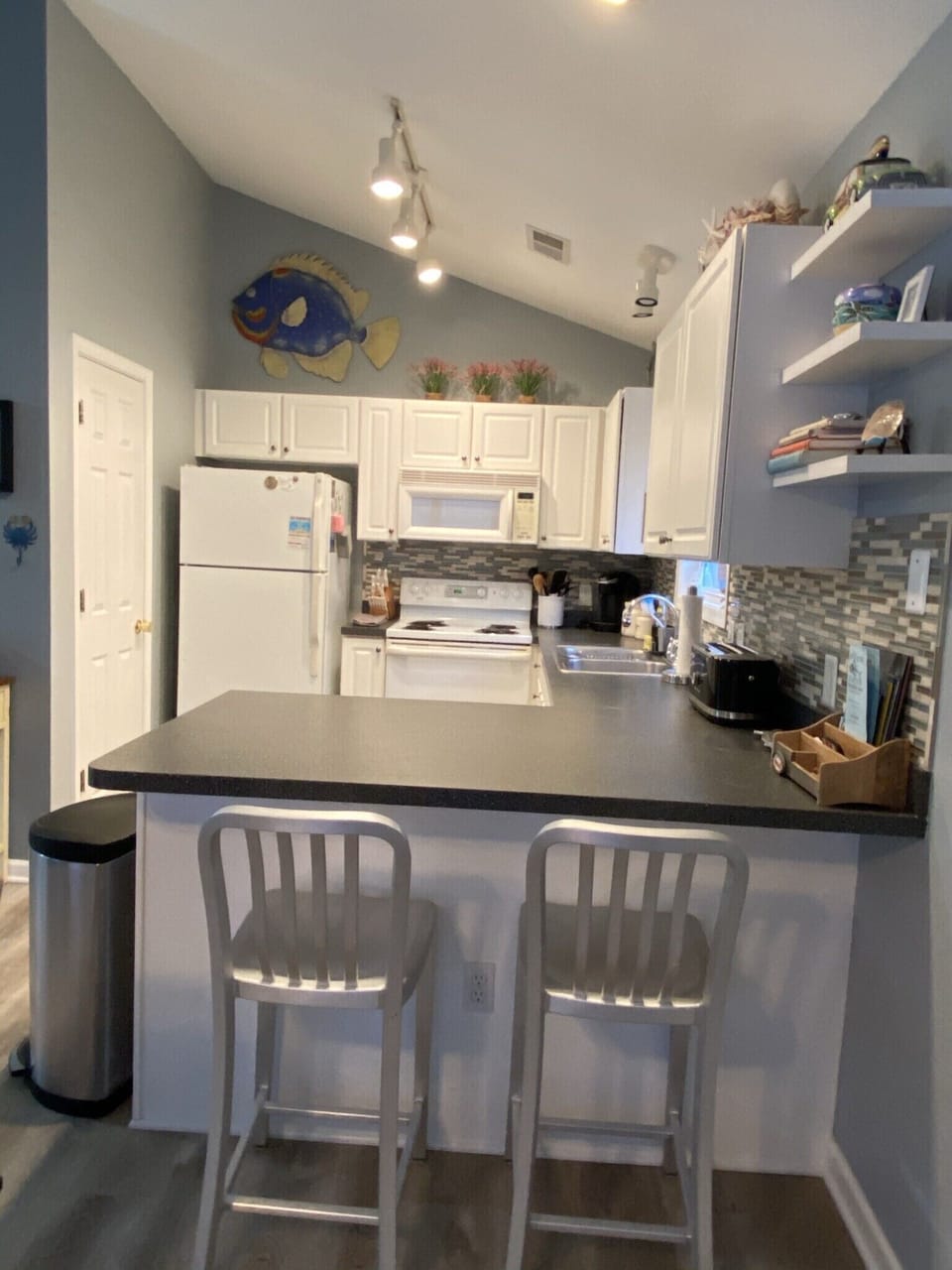 Another view of the kitchen. 