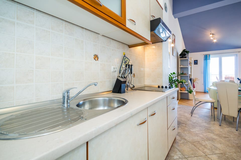 Kitchen conectd with dinning area