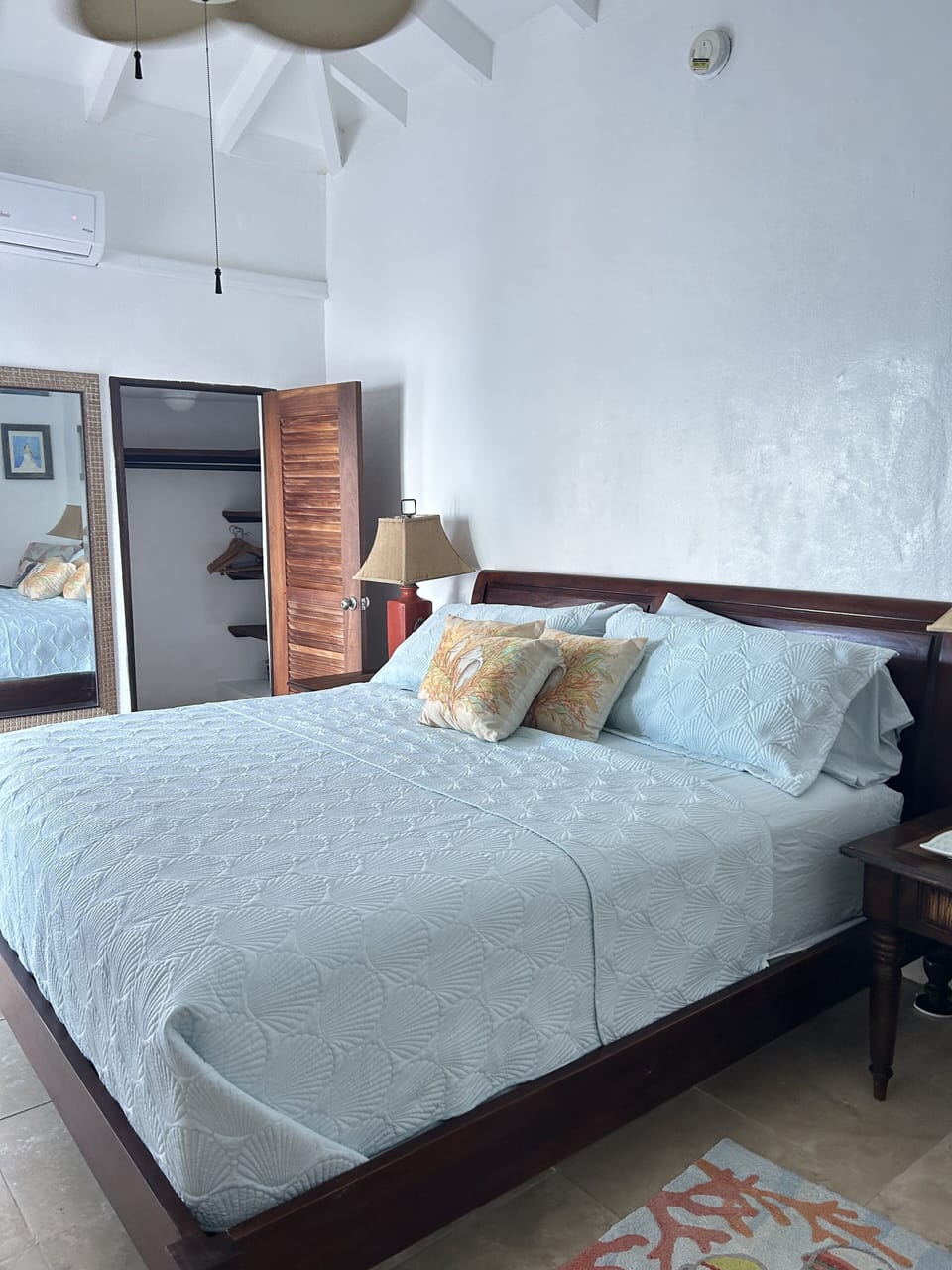 King size sleigh bed, room opens to pool; ocean view & deck; air conditioner