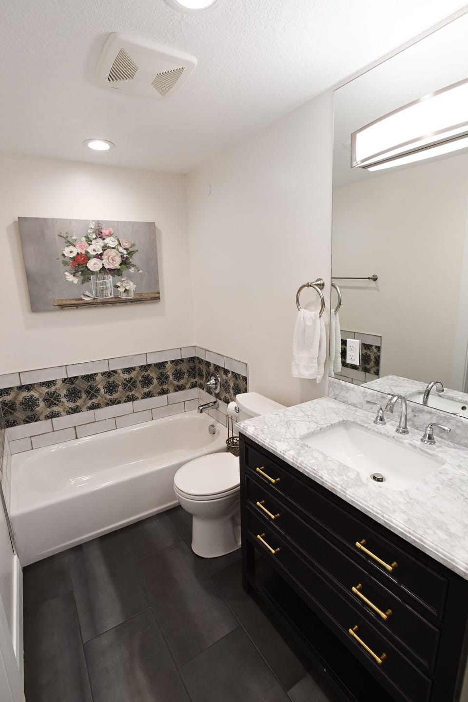 Also the front Master Suite Bath. From the Shower side looking toward the tub.