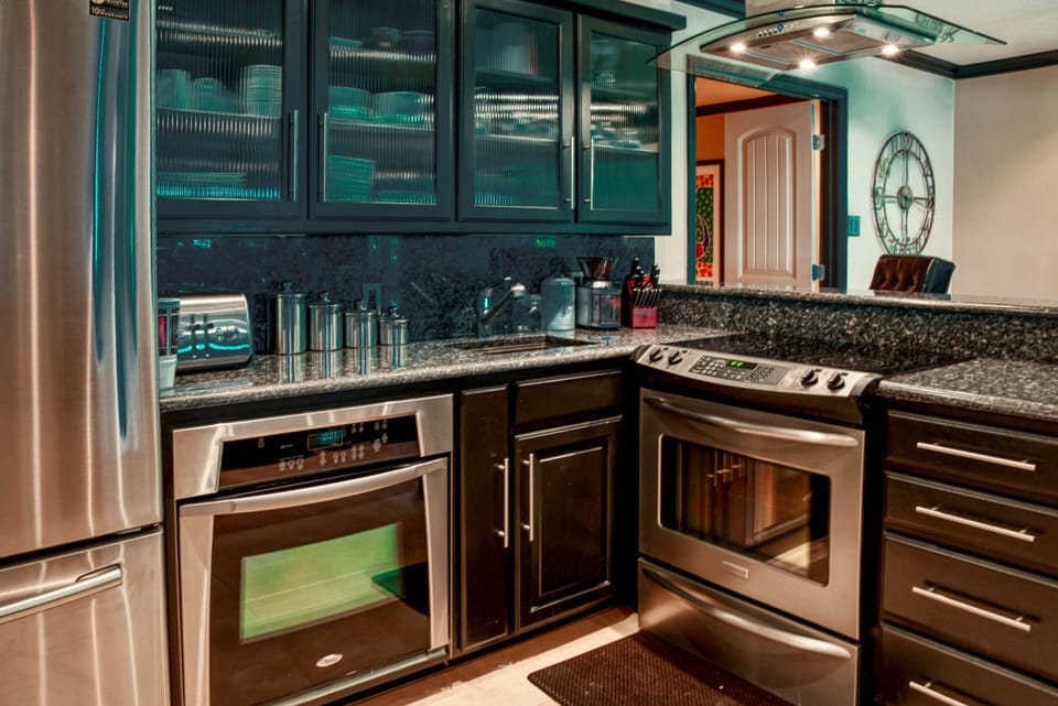 Two ovens available 