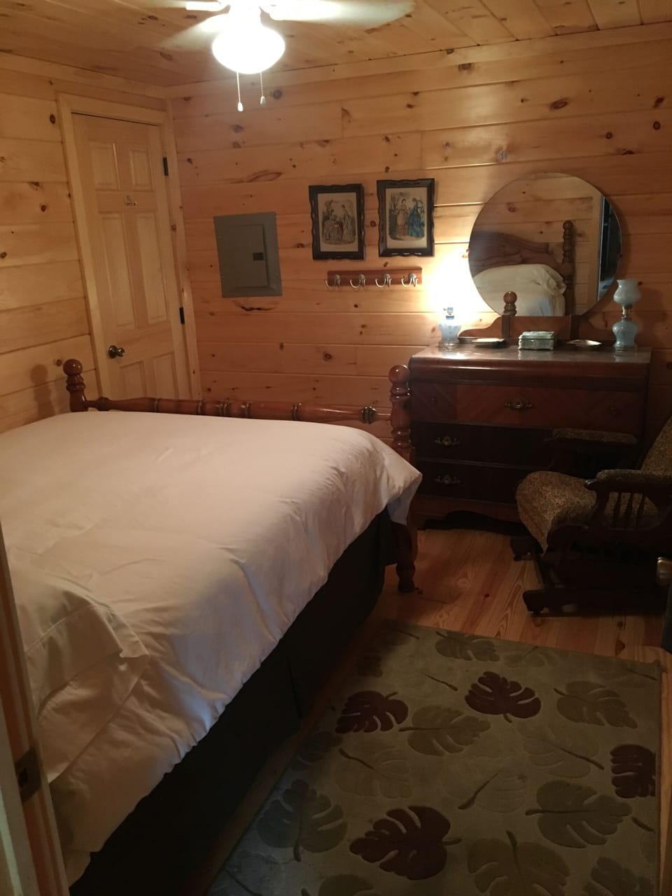 Downstairs queen bedroom