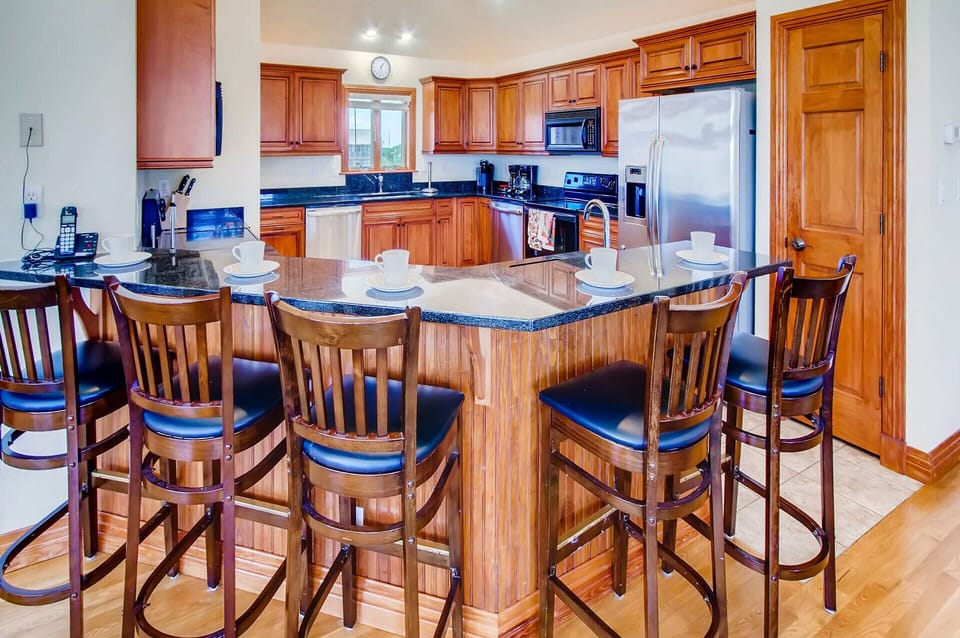 Surf-or-Sound-Realty-Solare-404-Kitchen